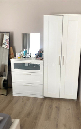 Renovēta māja, logi vērsti uz ielas pusi, guļamistabu skaits 2 gab., istabas izolētas, studio Rīga - foto 16