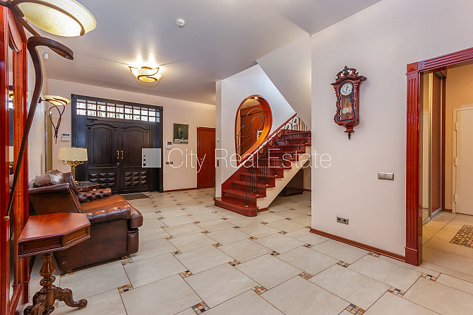 Privātmāja, jaunceltne, labiekārtots apzaļumots pagalms 2544 m2, garāža divām Jūrmala - foto 9