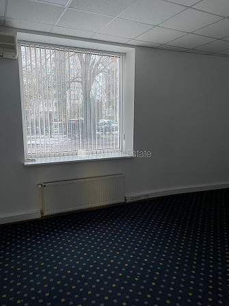Fasādes māja, viena kvadrātmetra apsaimniekošanas maksa mēnesī  1.6 EUR, ieeja no ielas, logi Rīga - foto 7