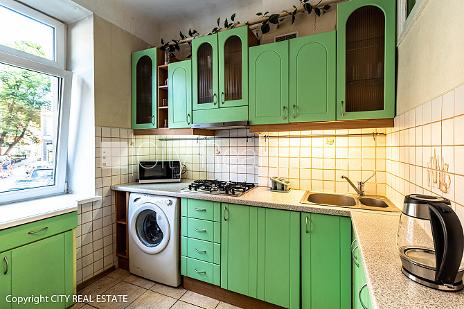 Fasādes māja, renovēta māja, slēgts pagalms, ieeja no ielas un pagalma, mansards, kāpņu Rīga - foto 12
