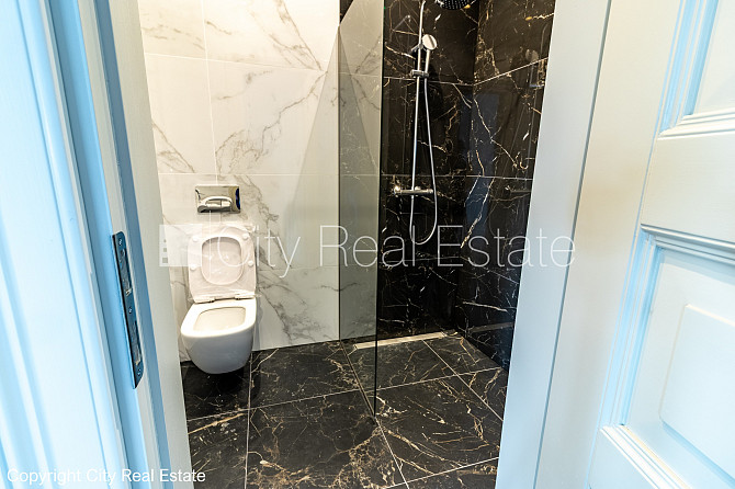 Fasādes māja, renovēta māja, slēgts pagalms, ieeja no ielas un pagalma, ir lifts, kāpņu Rīga - foto 15