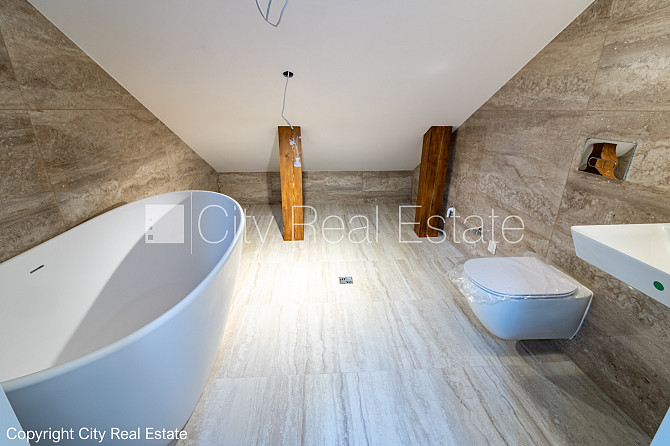 Fasādes māja, renovēta māja, slēgts pagalms, ieeja no ielas un pagalma, ir lifts, kāpņu Rīga - foto 10