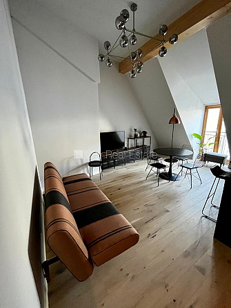 Fasādes māja, renovēta māja, vieta automašīnai, ieeja no ielas, luksuss apartamenti , ir Rīga - foto 3