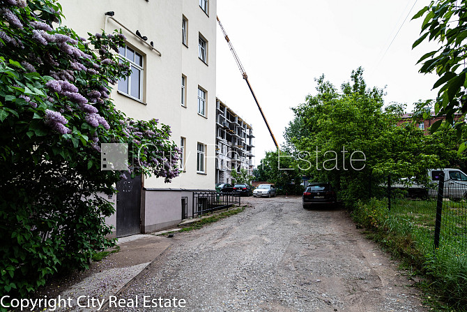 Privātmāja, jaunceltne, labiekārtota apzaļumota teritorija 1600 m2, teritorijas iebrauktuves Jūrmala - foto 19