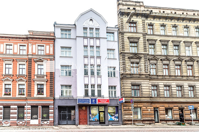 Fasādes māja, renovēta māja, ieeja no ielas un pagalma, logi vērsti uz ielas pusi, halle 30 Rīga - foto 20