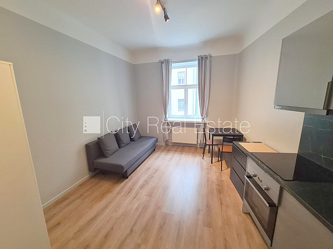 Pagalma ēka, renovēta māja, slēgts pagalms, ieeja no ielas un pagalma, ir lifts, kāpņu telpa Rīga - foto 4