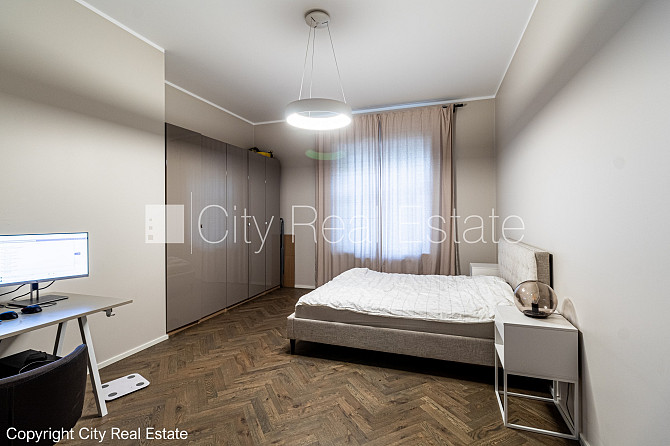 Fasādes māja, renovēta māja, vieta automašīnai, ieeja no ielas un pagalma, logi vērsti Rīga - foto 5