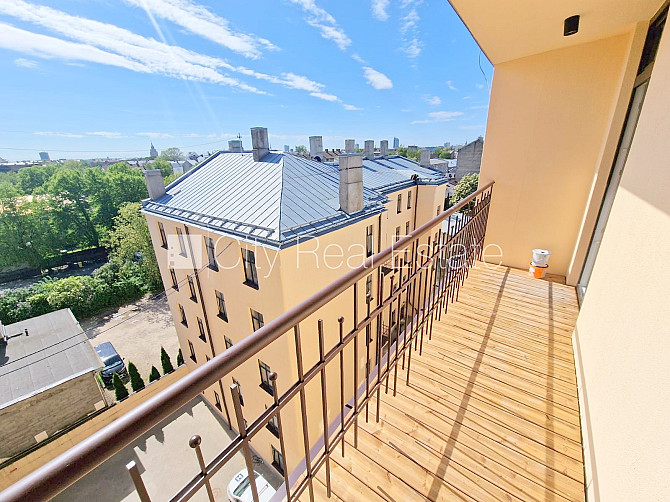 Fasādes māja, renovēta māja, slēgts pagalms, ieeja no ielas un pagalma, mansards, kāpņu Rīga - foto 9
