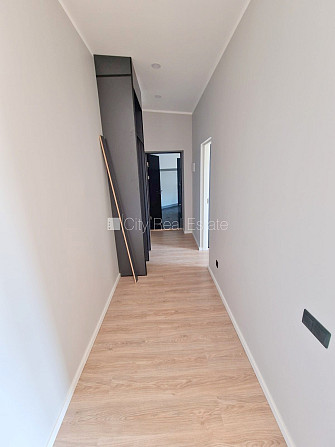 Fasādes māja, renovēta māja, slēgts pagalms, ieeja no ielas un pagalma, mansards, kāpņu Rīga - foto 15