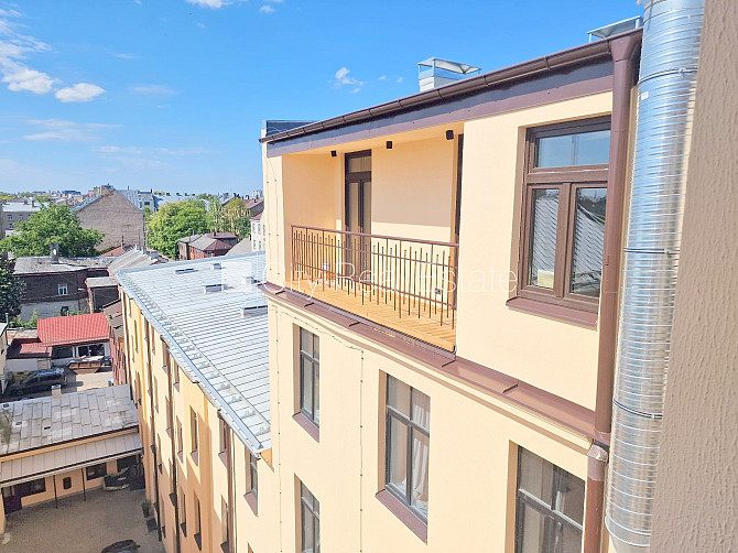 Fasādes māja, renovēta māja, slēgts pagalms, ieeja no ielas un pagalma, mansards, kāpņu Rīga - foto 11