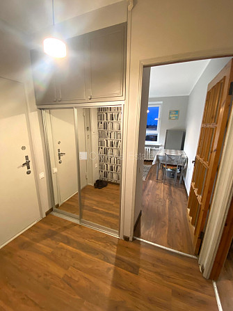 Pagalma māja, labiekārtota apzaļumota teritorija, vieta automašīnai, ir lifts, kāpņu telpa Rīga - foto 12