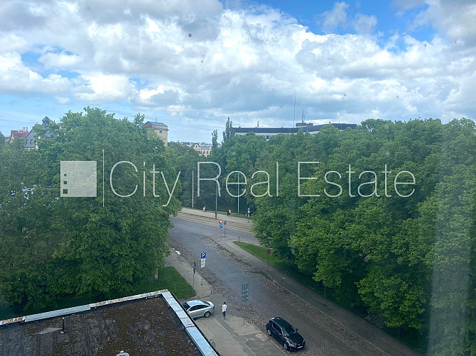 Pagalma māja, labiekārtota apzaļumota teritorija, vieta automašīnai, ir lifts, kāpņu telpa Rīga - foto 15