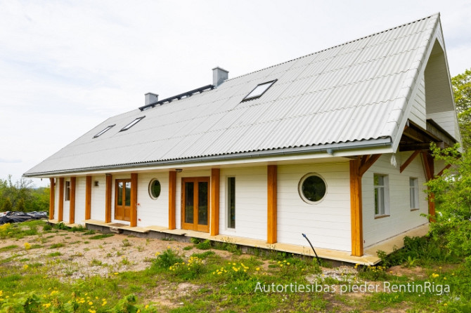 Kvalitatīvi un pārdomāti būvēta lauku māja no dabīgiem un ilgtspējīgiem materiāliem.  Īpašums atroda Цесис и Цесисский край - изображение 5