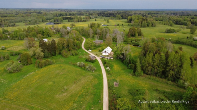 Kvalitatīvi un pārdomāti būvēta lauku māja no dabīgiem un ilgtspējīgiem materiāliem.  Īpašums atroda Цесис и Цесисский край - изображение 3