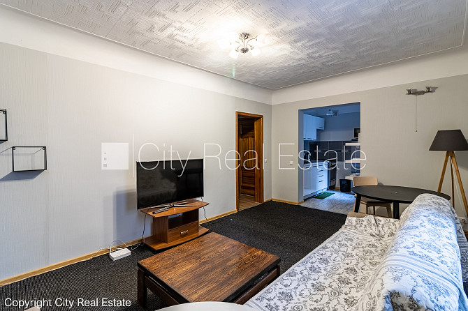 Pagalma māja, slēgts pagalms, ieeja no pagalma, mansards, logi vērsti uz pagalma pusi, studio Rīga - foto 6