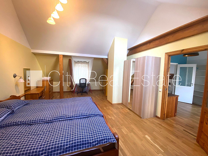 Koka māja, fasādes māja, slēgts pagalms, ieeja no pagalma, mansards, logi vērsti mājas abās Rīga - foto 18