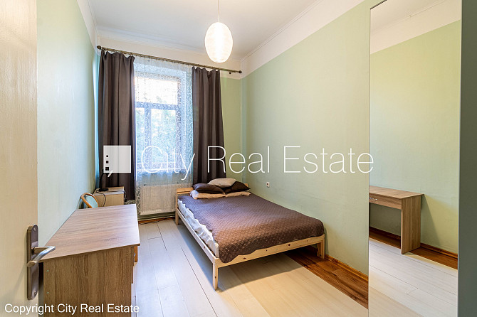 Renovēta māja, slēgta teritorija, kāpņu telpa pēc kosmētiskā remonta, viena istaba Rīga - foto 3