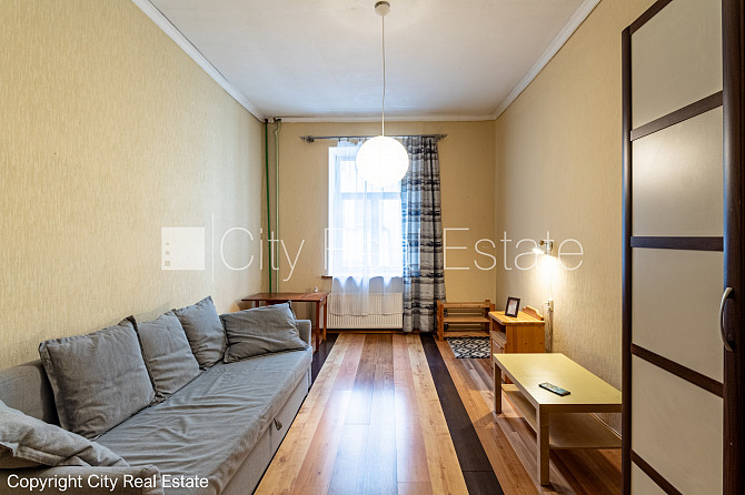 Pagalma ēka, renovēta māja, slēgts pagalms, ieeja no pagalma, ir lifts, kāpņu telpa pēc Rīga - foto 17