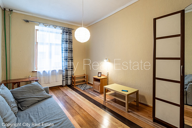Pagalma ēka, renovēta māja, slēgts pagalms, ieeja no pagalma, ir lifts, kāpņu telpa pēc Rīga - foto 19
