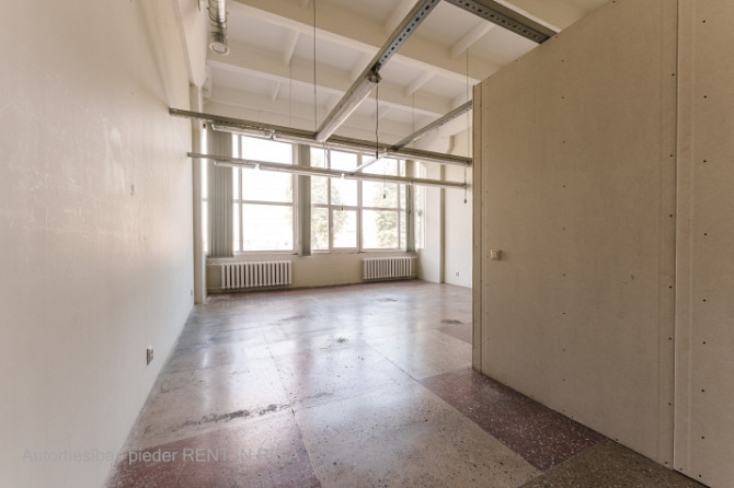 Siltas ražošanas/noliktavas telpas Purvciemā  netālu no T/C Domina  Iznomā siltas noliktavas Rīga - foto 1