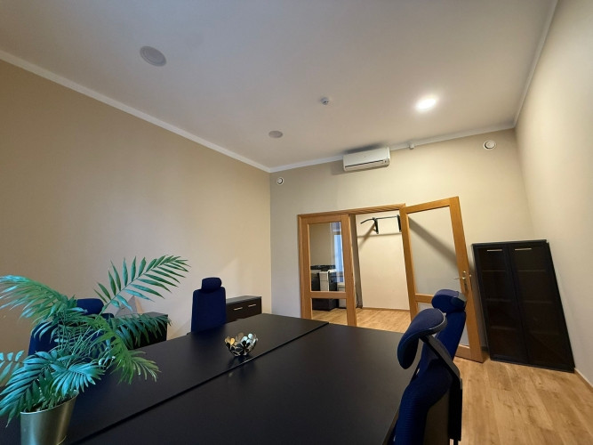 Iznomā mēbelētu biroju Rīgas centrā  Birojs atrodas valsts nozīmes arhitektūras piemineklī Rīga - foto 10