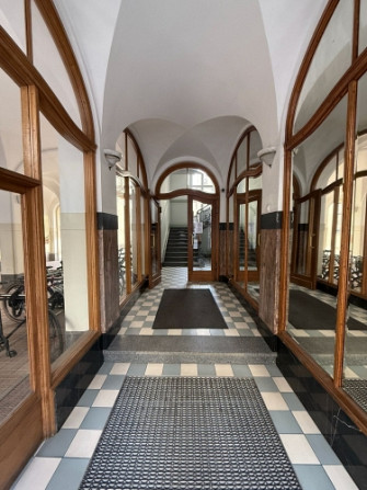 Iznomā mēbelētas biroja telpas Rīgas centrā  Pieejamas 4 mēbelētas telpas (13 m, 16 m, 17 m Rīga - foto 3