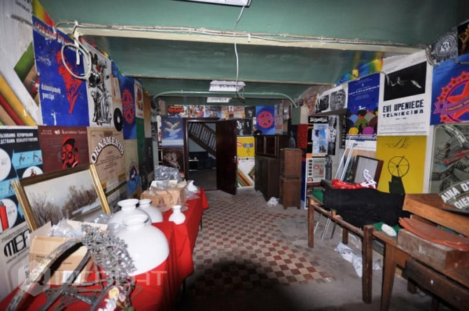 Lieliska un potenciāla vieta veikalam, restorānam vai cita veida komercdarbībai. Ēkai ir divi Rīga - foto 16