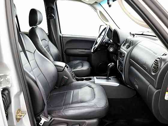 Jeep Cherokee Limited 4x4 2.8 CRD 110kW Tallina