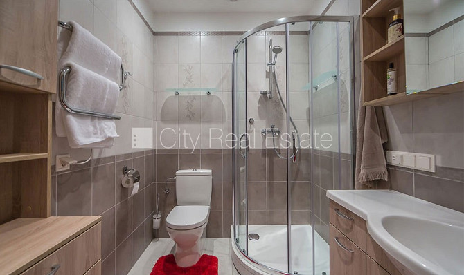Pagalma māja, labiekārtots apzaļumots pagalms, objektu apsargā fiziskā apsardze, pagalmā Rīga - foto 8