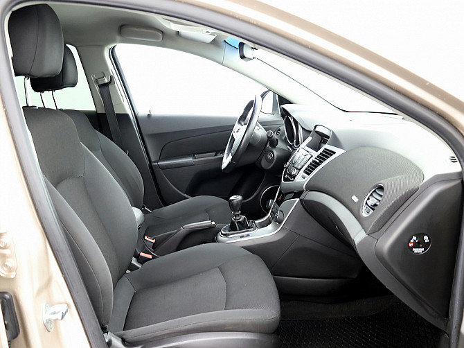 Chevrolet Cruze Comfort 1.6 91kW Таллин - изображение 6