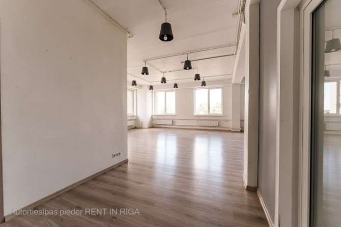 Gaišas un kvalitatīvas biroja telpas Purvciemā, netālu no tirdzniecības centra Domina.  Nomas Rīga - foto 3