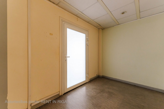 Gaišas un kvalitatīvas biroja telpas Purvciemā, netālu no tirdzniecības centra Domina.  Nomas Rīga - foto 7