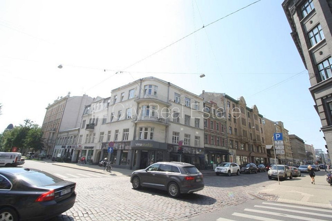 Fasādes māja, renovēta māja, ieeja no ielas, logi vērsti uz ielas pusi, virtuve, halle, Rīga - foto 6