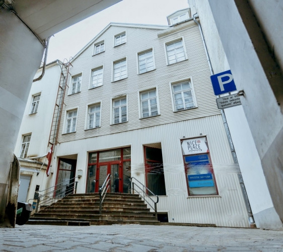 Atsevišķi stāvoša četru stāvu ēka Rīgas centrā.  + Ēka šobrīd tiek izmantota biroju Rīga - foto 6