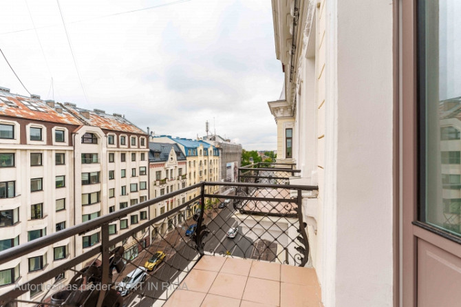 Mēbelēts 2-istabu dzīvoklis Klusajā centrā- Pulkveža Brieža ielā.   Iespēja īrēt Rīga - foto 4