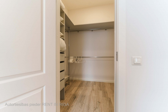 Mēbelēts studio dzīvoklis Klusajā centrā  Pulkveža Brieža ielā.  Pieejams īrei plašs, Rīga - foto 4