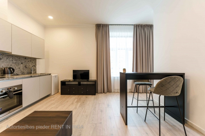 Mēbelēts studio dzīvoklis Klusajā centrā  Pulkveža Brieža ielā.  Pieejams īrei plašs, Rīga - foto 7