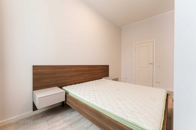 Mēbelēts studio dzīvoklis Klusajā centrā  Pulkveža Brieža ielā.  Pieejams īrei plašs, Rīga - foto 3