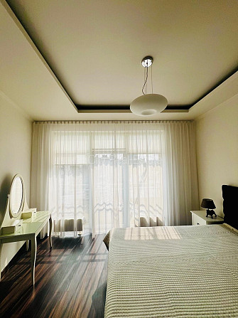 Pagalma ēka, renovēta māja, kāpņu telpa pēc kapitālā remonta, logi vērsti uz ielas pusi, Rīga - foto 5