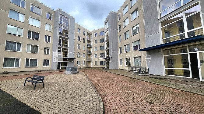 Fasādes māja, vieta automašīnai, kāpņu telpa pēc kosmētiskā remonta, istabas izolētas, Rīga - foto 13