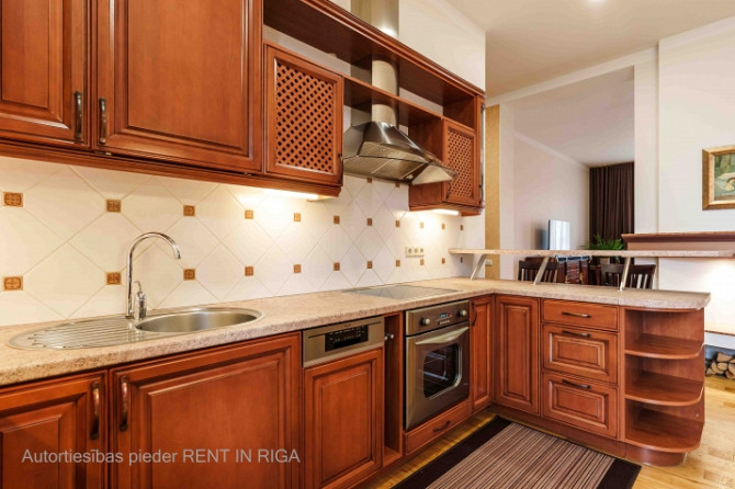 Izīrē elegantu 5-istabu dzīvokli Rīgas Klusajā centrā  vēstniecību rajonā  Tiek izīrēts Rīga - foto 8