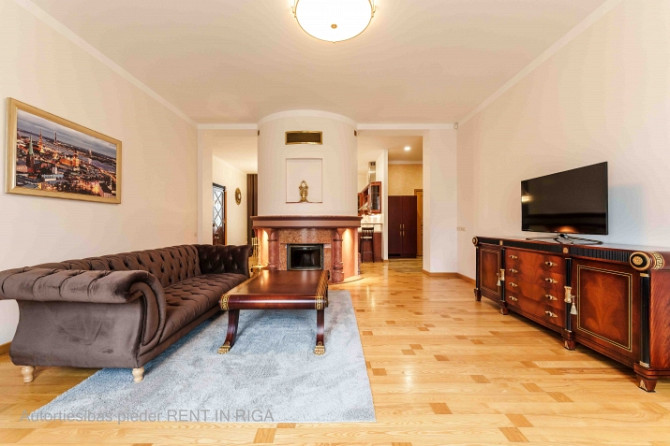 Izīrē elegantu 5-istabu dzīvokli Rīgas Klusajā centrā  vēstniecību rajonā  Tiek izīrēts Rīga - foto 4