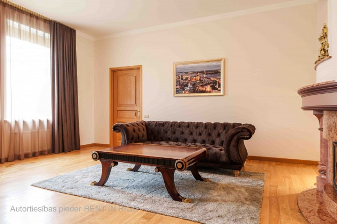 Izīrē elegantu 5-istabu dzīvokli Rīgas Klusajā centrā  vēstniecību rajonā  Tiek izīrēts Rīga - foto 2