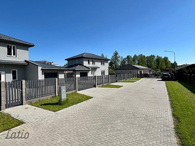 Pārdod plašu 2025.gada būvētu privātmāju.
Mājai ir labi pārdomāts plānojums-  5 Rīgas rajons - foto 10