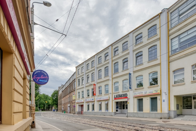 Сдаются офисные помещения  250 м, удобное расположение, 18 отдельных комнат Рига - изображение 1