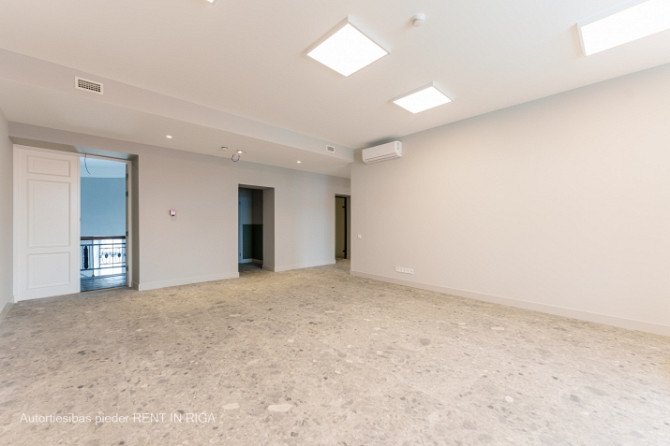 Modern office with 5 free parking spaces.  The office has just been renovated.  It is located on the Рига - изображение 8