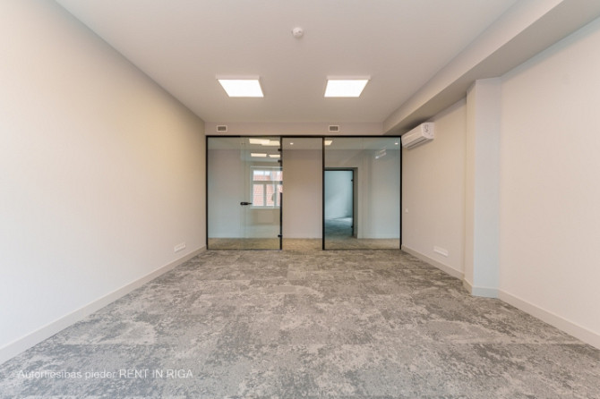 Modern office with 5 free parking spaces.  The office has just been renovated.  It is located on the Рига - изображение 5