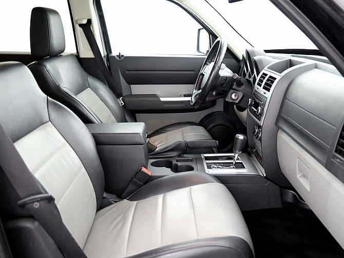 Dodge Nitro Luxury ATM 2.8 CRD 130kW Tallina - foto 6