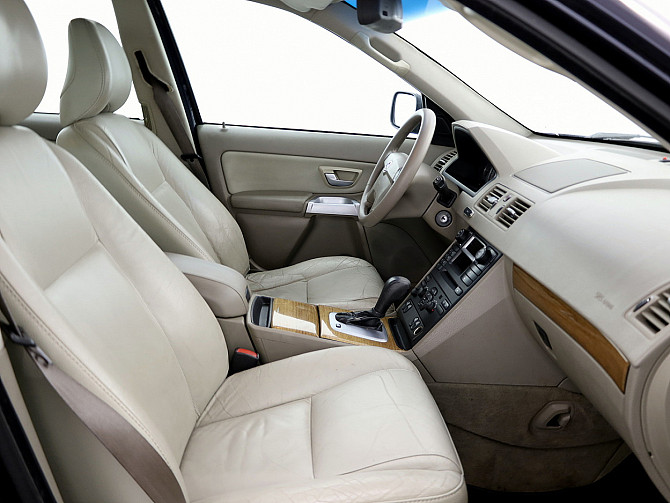 Volvo XC90 Summum Facelift ATM 2.4 D5 136kW Tallina - foto 6