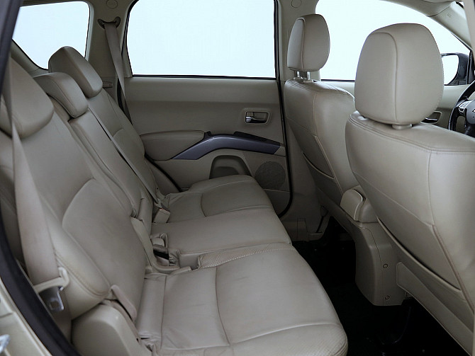 Mitsubishi Outlander Luxury 4x4 ATM 2.4 125kW Tallina - foto 7